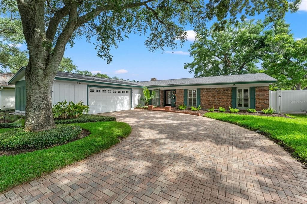 3611 FLOYD ROAD TAMPA, FL 33618