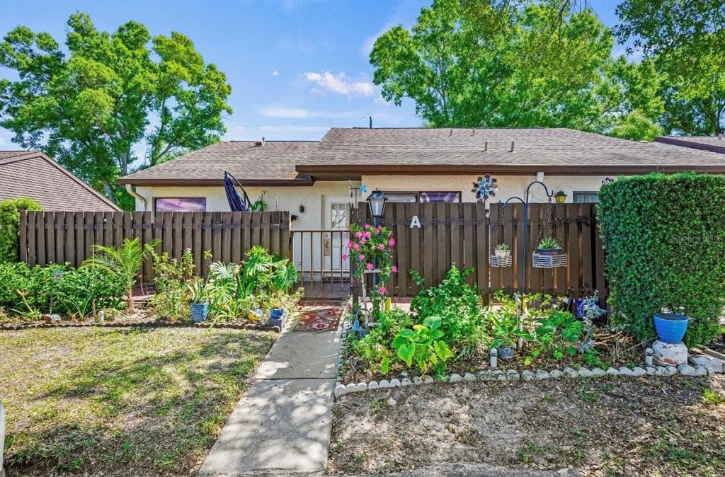 1725 PINE RIDGE WAY E UNIT A