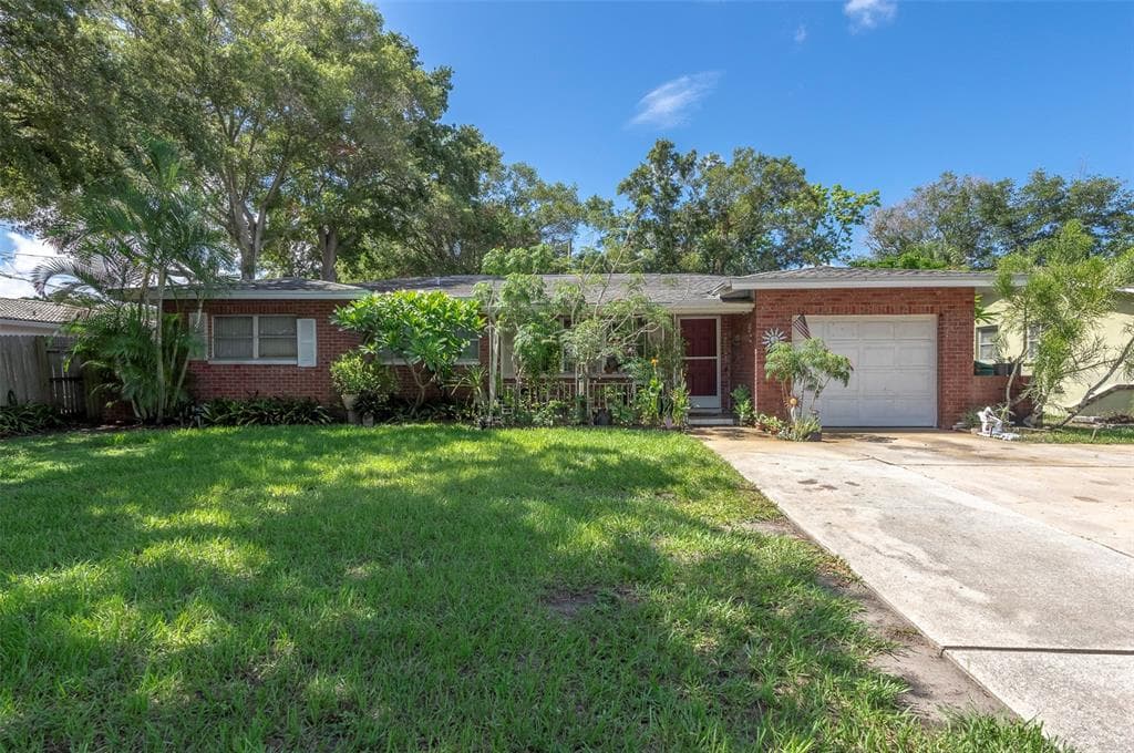 5820 46TH AVENUE N KENNETH CITY, FL 33709