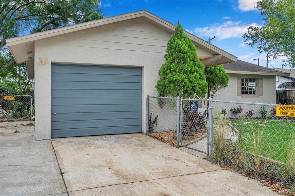 10911 N 29TH STREET TAMPA, FL 33612