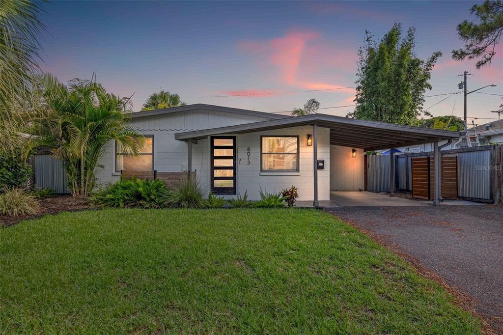 8013 22ND AVENUE N ST PETERSBURG, FL 33710