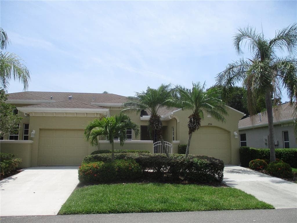 2206 SIFIELD GREENS WAY SUN CITY CENTER, FL 33573