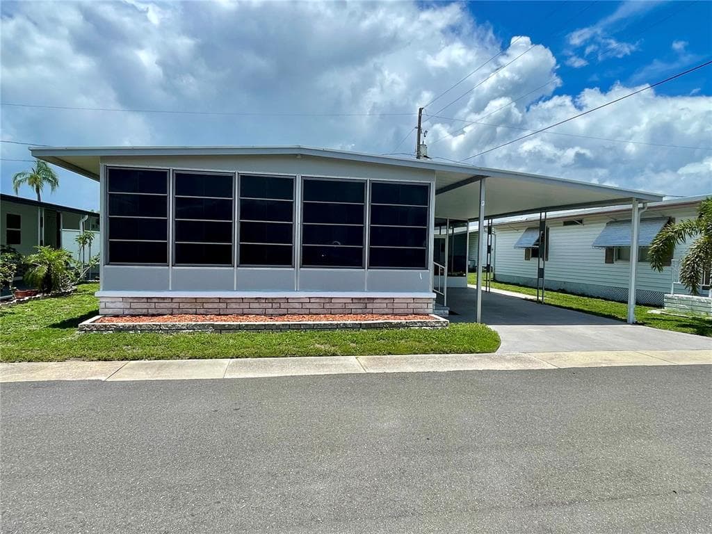 34645 CAMPHOR DRIVE N PINELLAS PARK, FL 33781