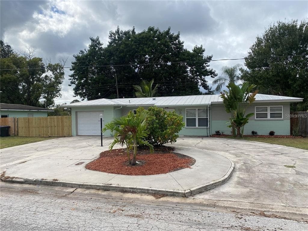 7430 17TH WAY N ST PETERSBURG, FL 33702