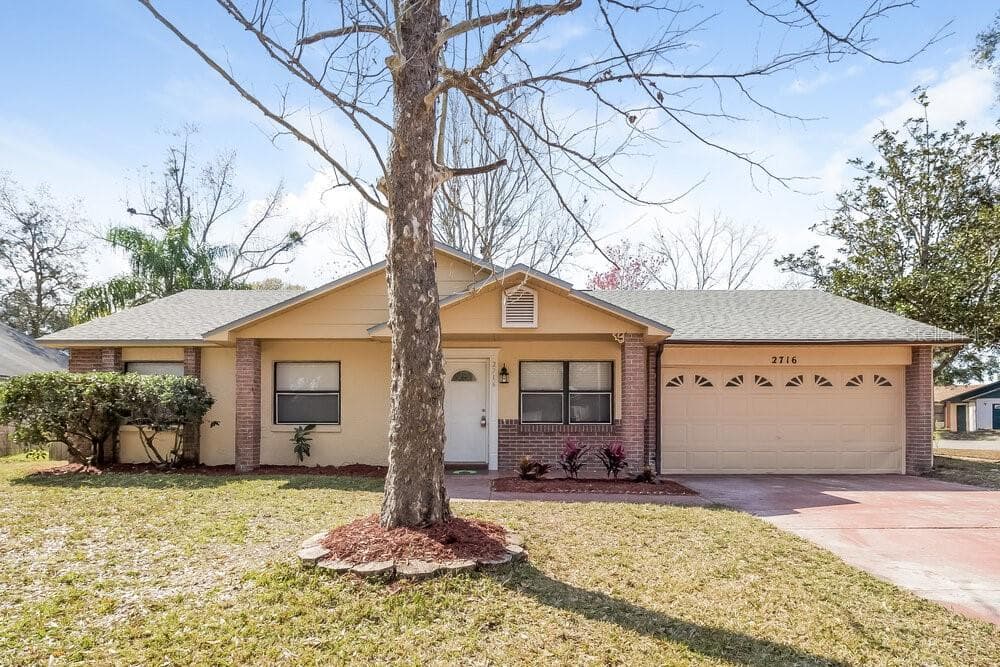 2716 TALLADEGA DRIVE ORLANDO, FL 32826