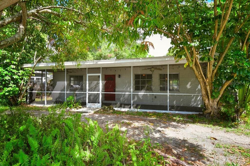 1106 29TH STREET N ST PETERSBURG, FL 33713
