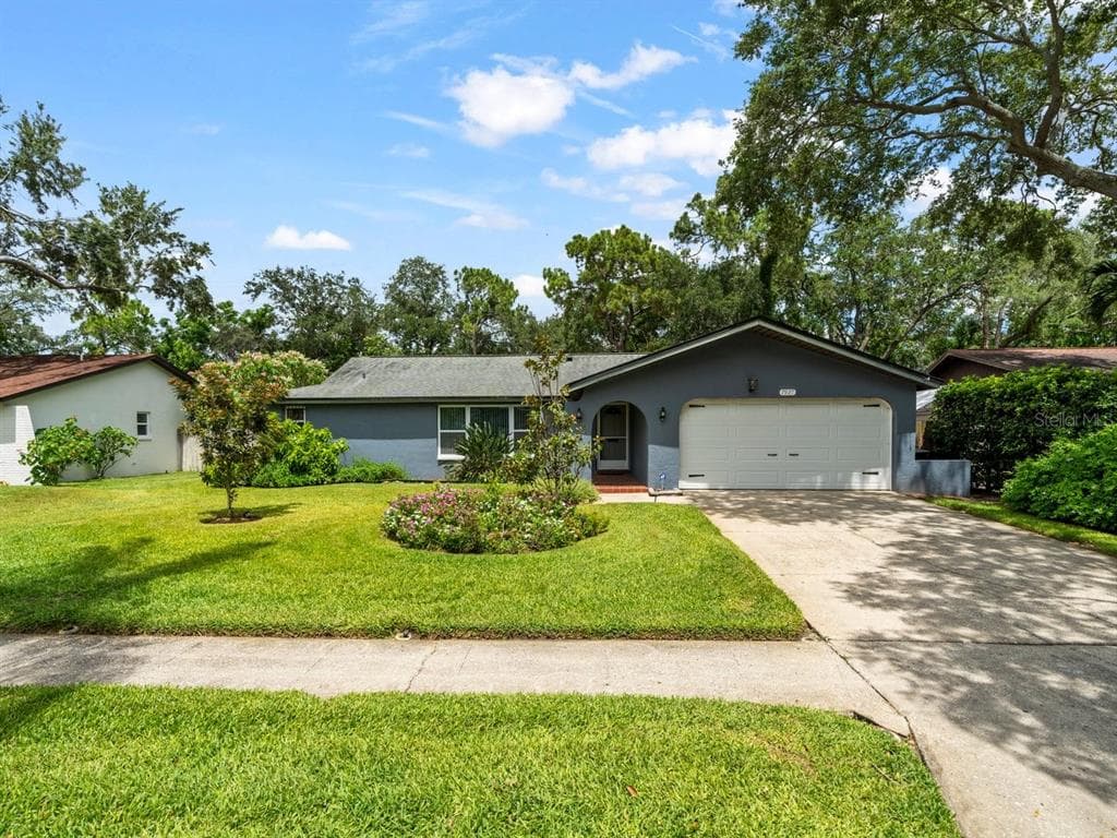 7927 17TH STREET N ST PETERSBURG, FL 33702