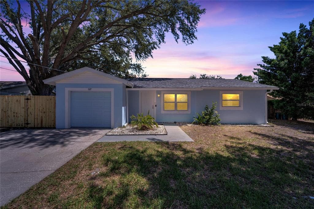 527 FOX RUN TRAIL APOLLO BEACH, FL 33572