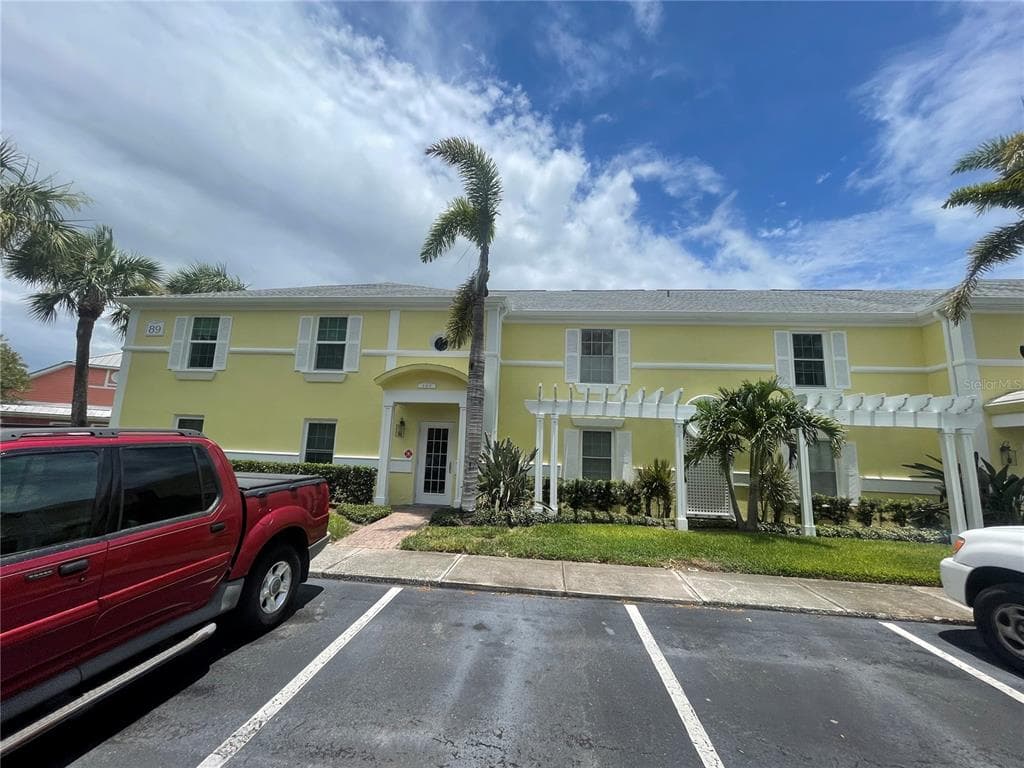 109 SEAHORSE DRIVE SE UNIT D ST PETERSBURG, FL 33705
