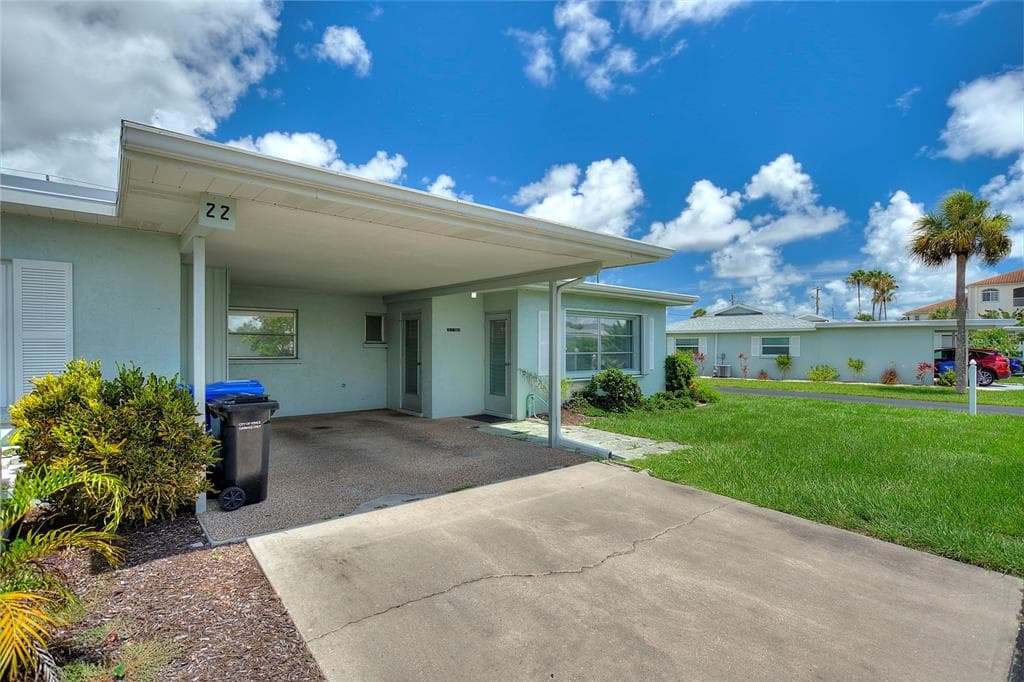 1021 COOPER STREET UNIT 22 VENICE, FL 34285