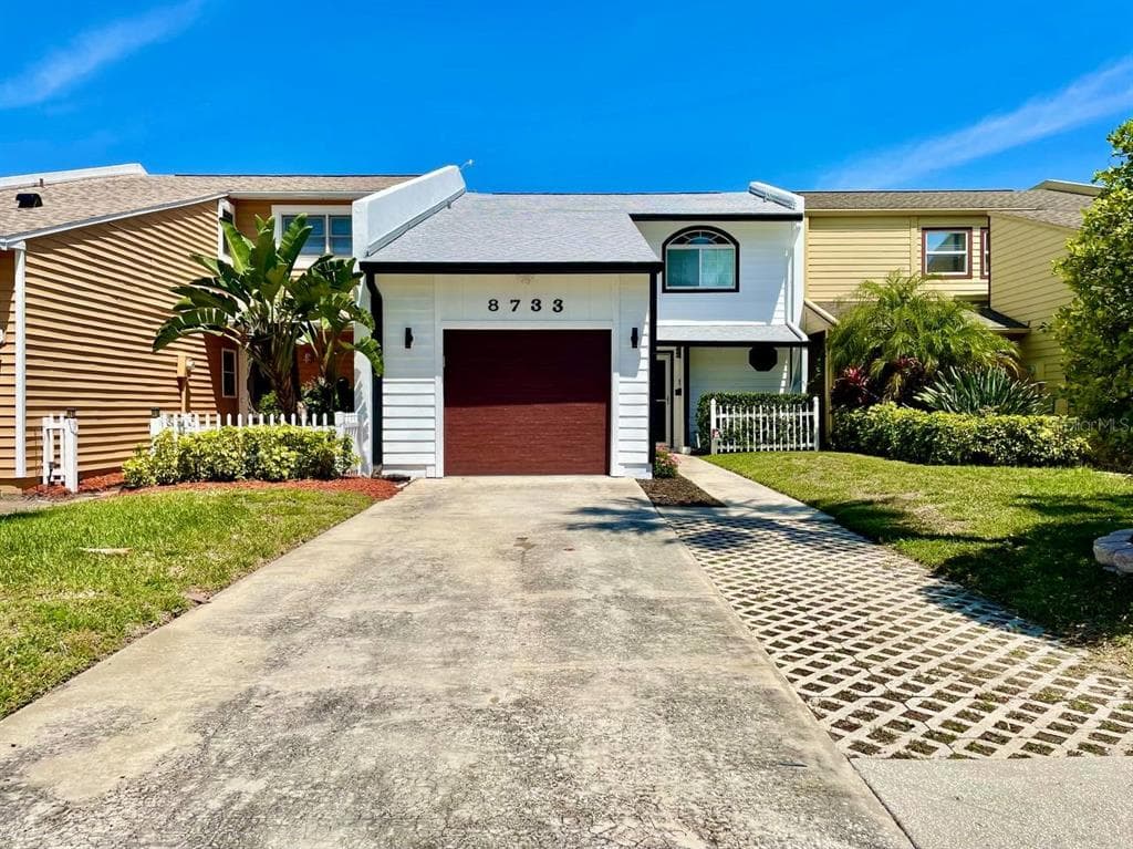8733 BAY POINTE DRIVE TAMPA, FL 33615