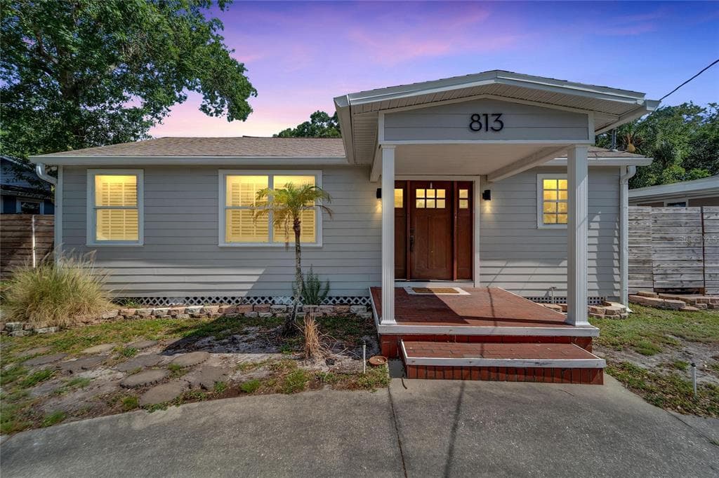 813 W WOODLAWN AVENUE TAMPA, FL 33603