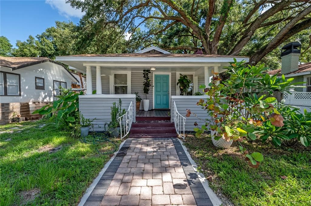 309 W CREST AVENUE TAMPA, FL 33603
