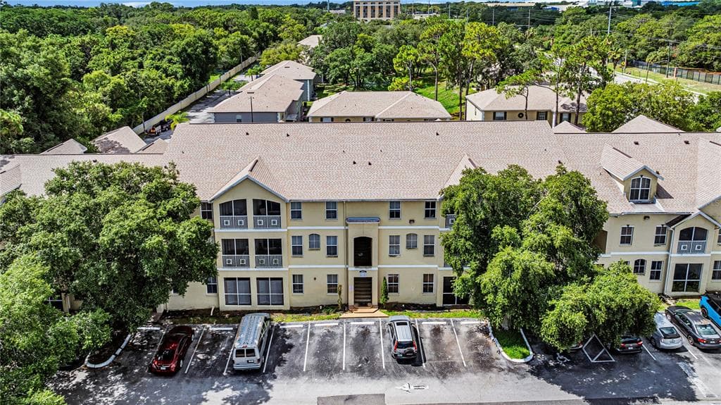5011 SUNRIDGE PALMS DRIVE UNIT 201 TAMPA, FL 33617