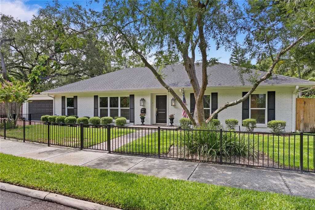 2402 W WATROUS AVENUE TAMPA, FL 33629