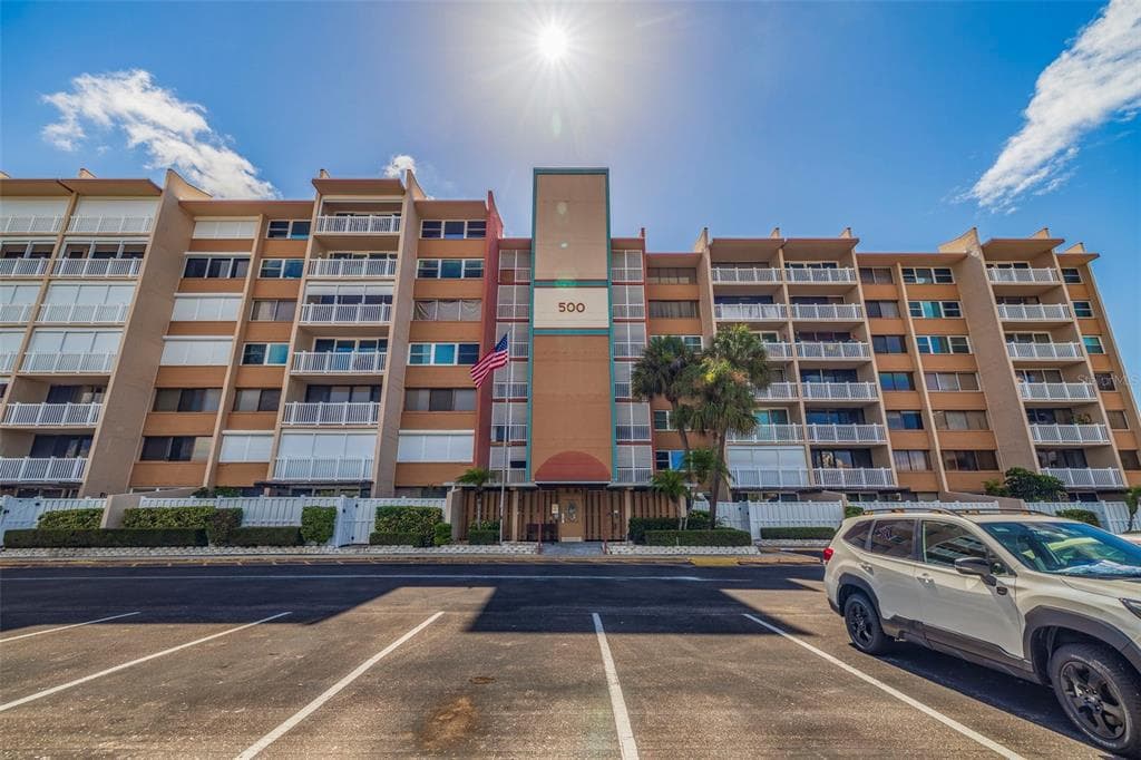 500 TREASURE ISLAND CAUSEWAY UNIT 511 TREASURE ISLAND, FL 33706