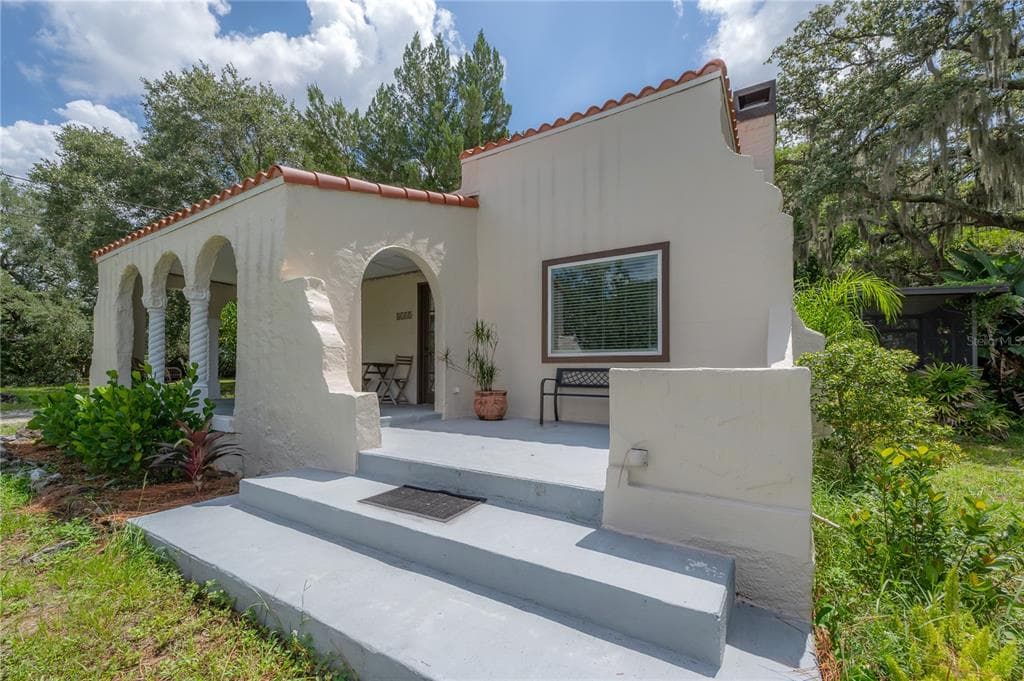 8115 N 37TH STREET TAMPA, FL 33604