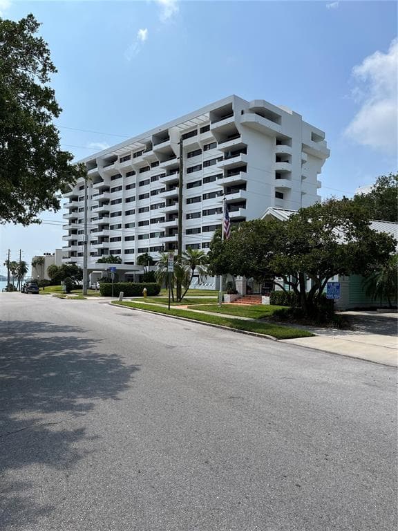 30 TURNER STREET UNIT 701 CLEARWATER, FL 33756