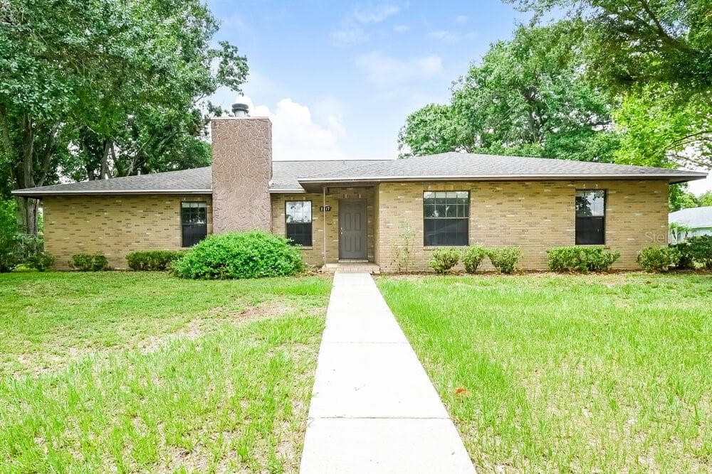 2417 ROSLYN LANE LAKELAND, FL 33812
