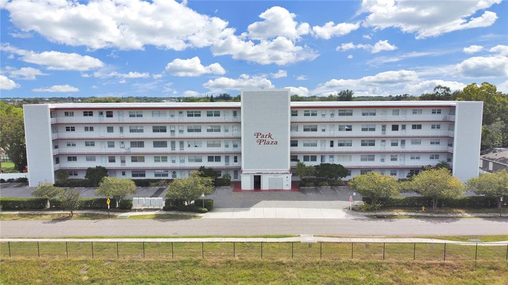 5060 76TH AVENUE N UNIT 410 PINELLAS PARK, FL 33781