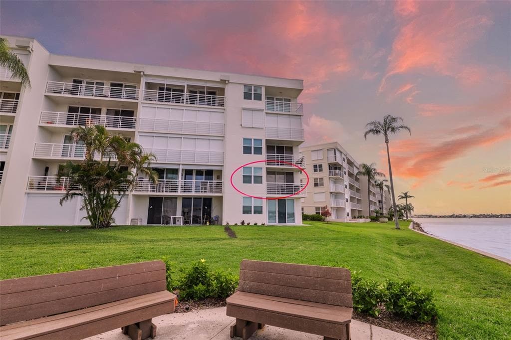 6081 BAHIA DEL MAR CIRCLE UNIT 249 ST PETERSBURG, FL 33715