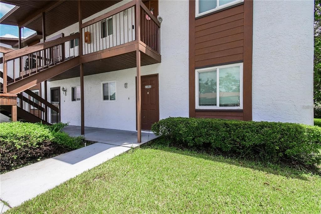39132 COUNTY ROAD 54 UNIT 2202 ZEPHYRHILLS, FL 33542