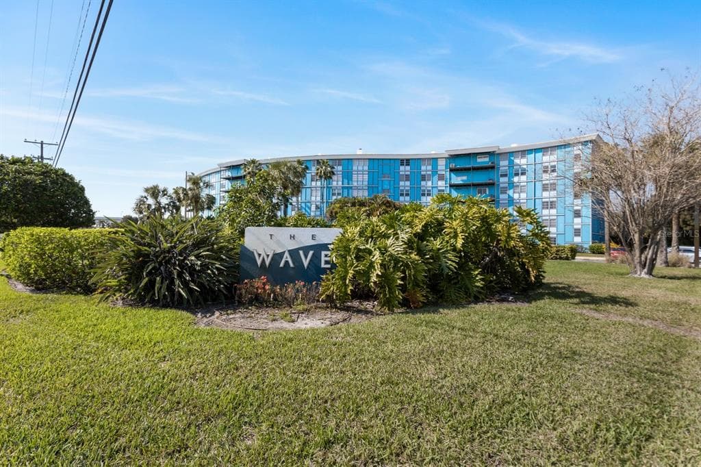 3315 58TH AVENUE S UNIT 313 ST PETERSBURG, FL 33712