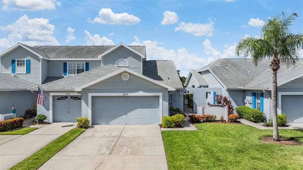 252 HEMINGWAY DRIVE OLDSMAR, FL 34677