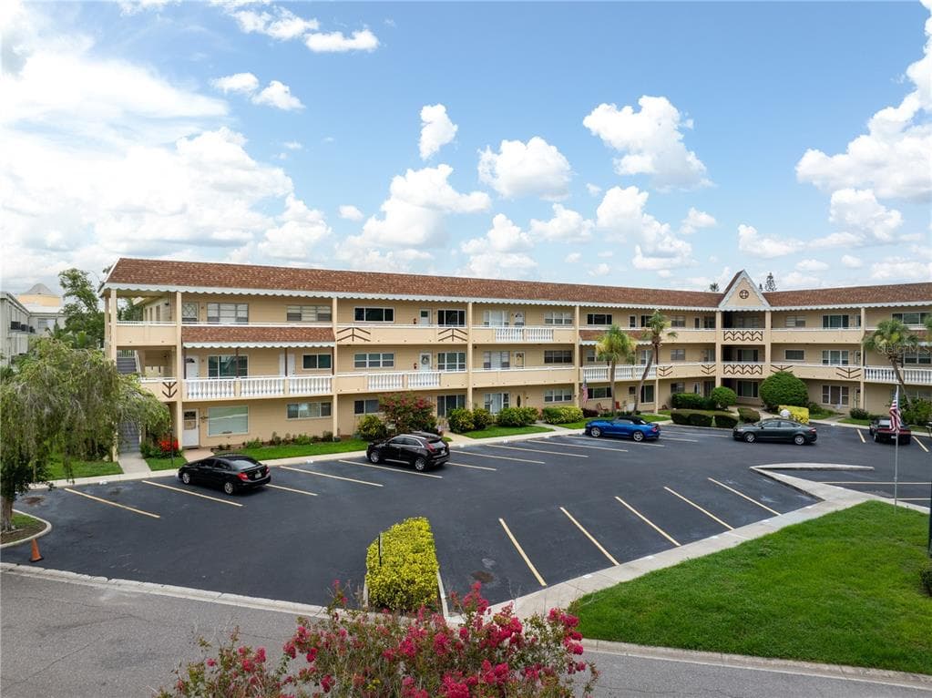 2041 AUSTRALIA WAY W UNIT 43 CLEARWATER, FL 33763