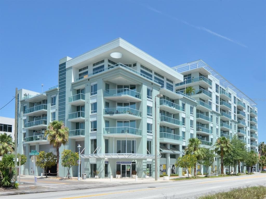 111 N 12TH STREET UNIT 1413 TAMPA, FL 33602