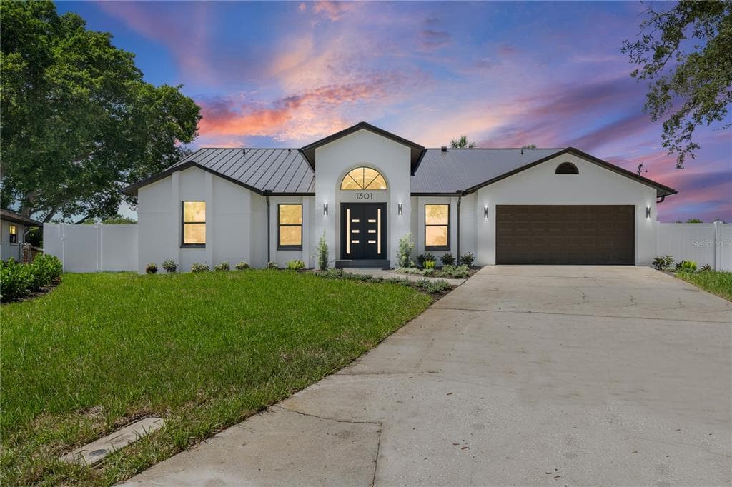 1301 48TH AVENUE NE ST PETERSBURG, FL 33703