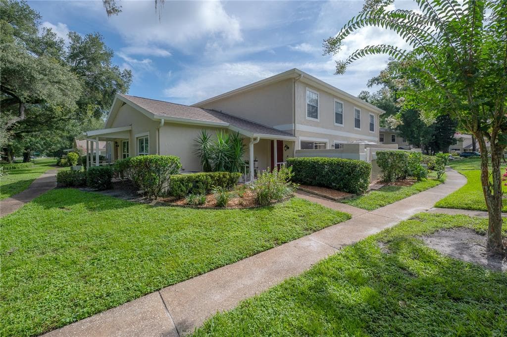 11805 FOXRUN LANE TEMPLE TERRACE, FL 33617