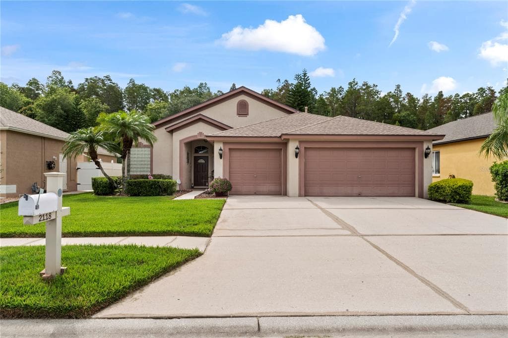2118 RENSSELAER DRIVE WESLEY CHAPEL, FL 33543