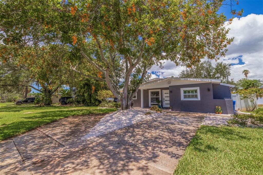 4134 HUNTINGTON STREET NE ST PETERSBURG, FL 33703
