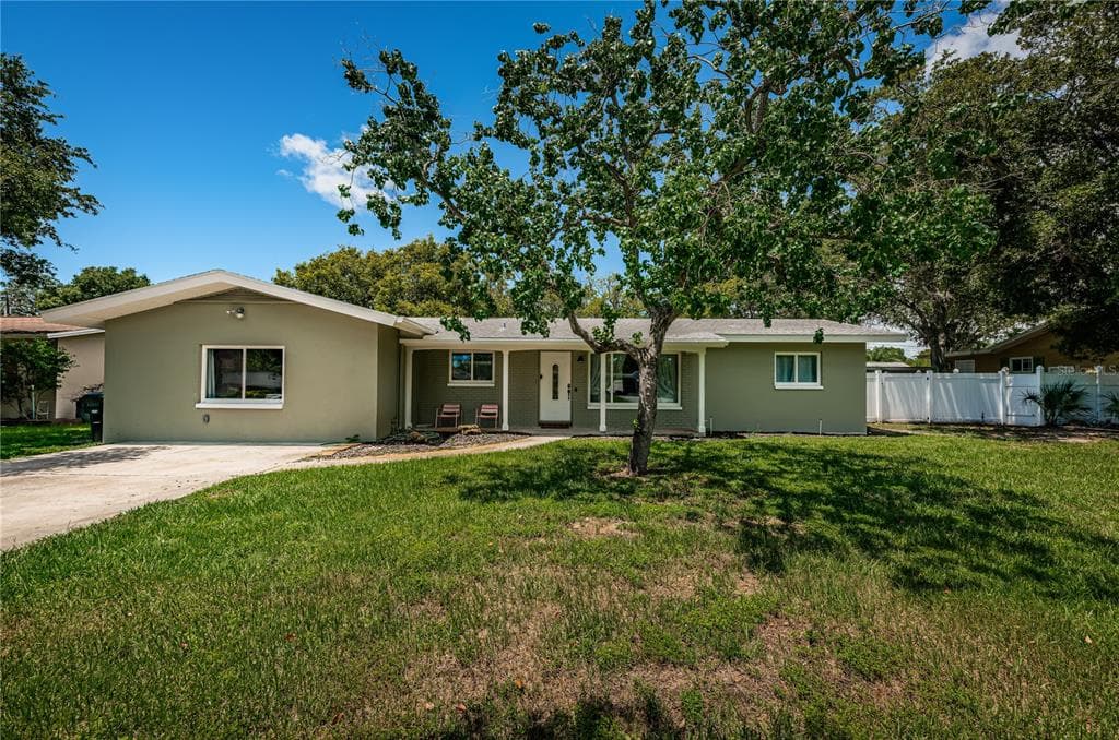 516 7TH AVENUE SW LARGO, FL 33770