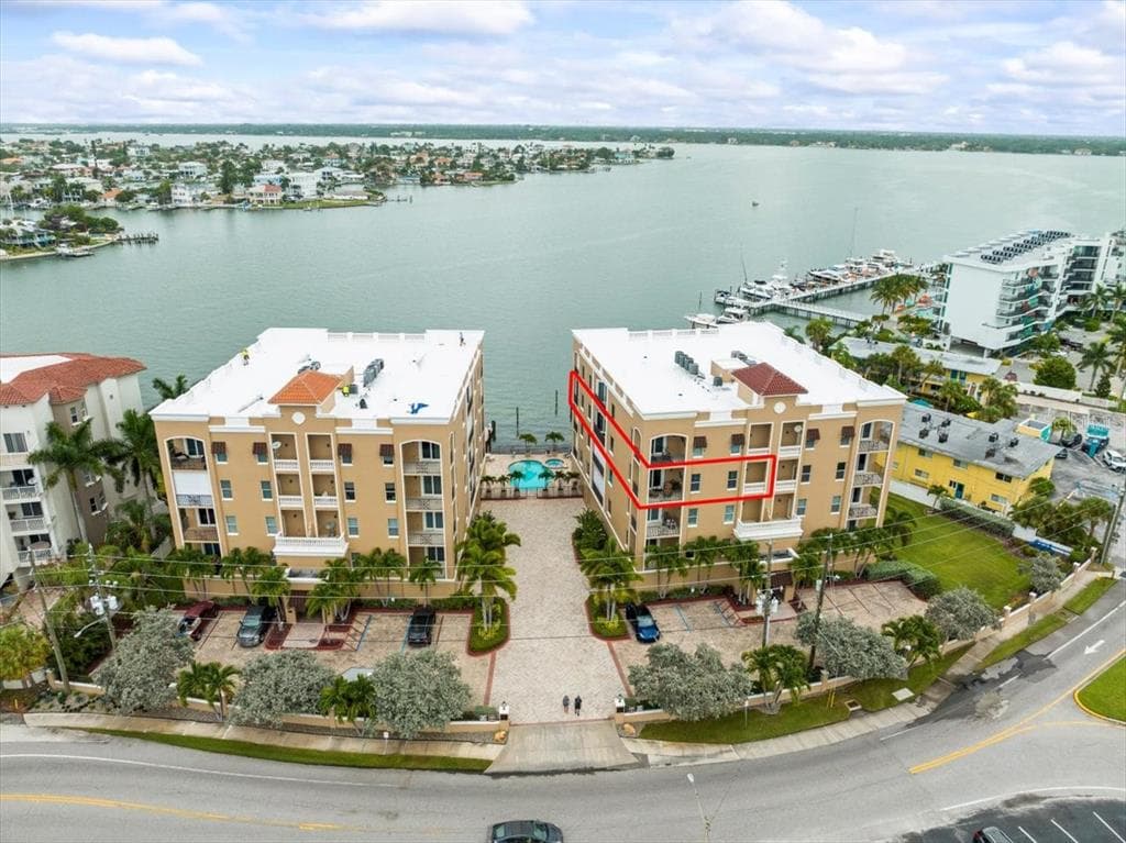 260 108TH AVENUE UNIT 301 TREASURE ISLAND, FL 33706