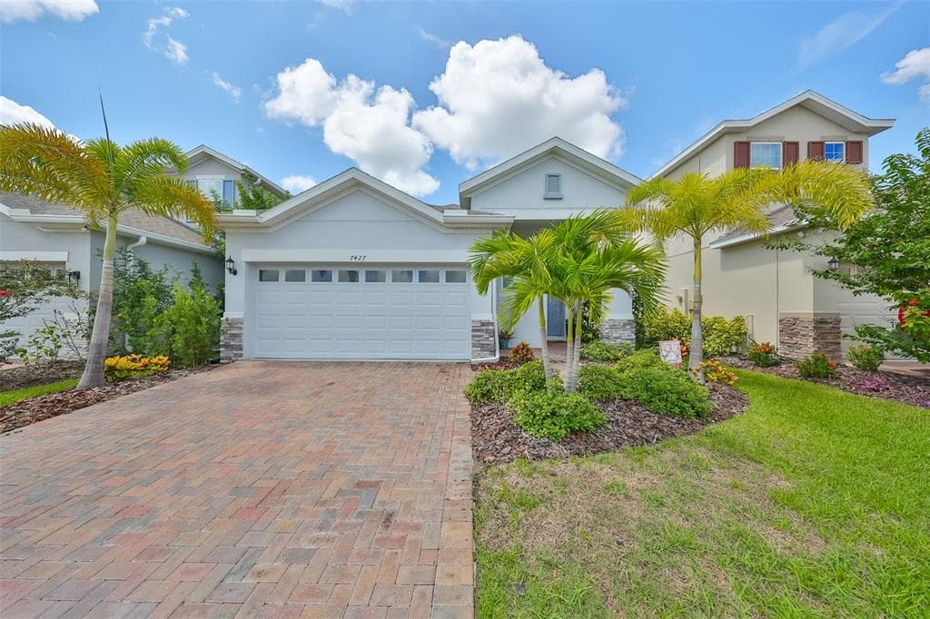 7427 SUNGOLD MEADOW COURT APOLLO BEACH, FL 33572
