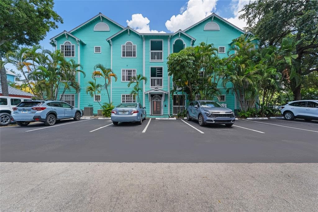 3002 W CLEVELAND STREET UNIT E12 TAMPA, FL 33609