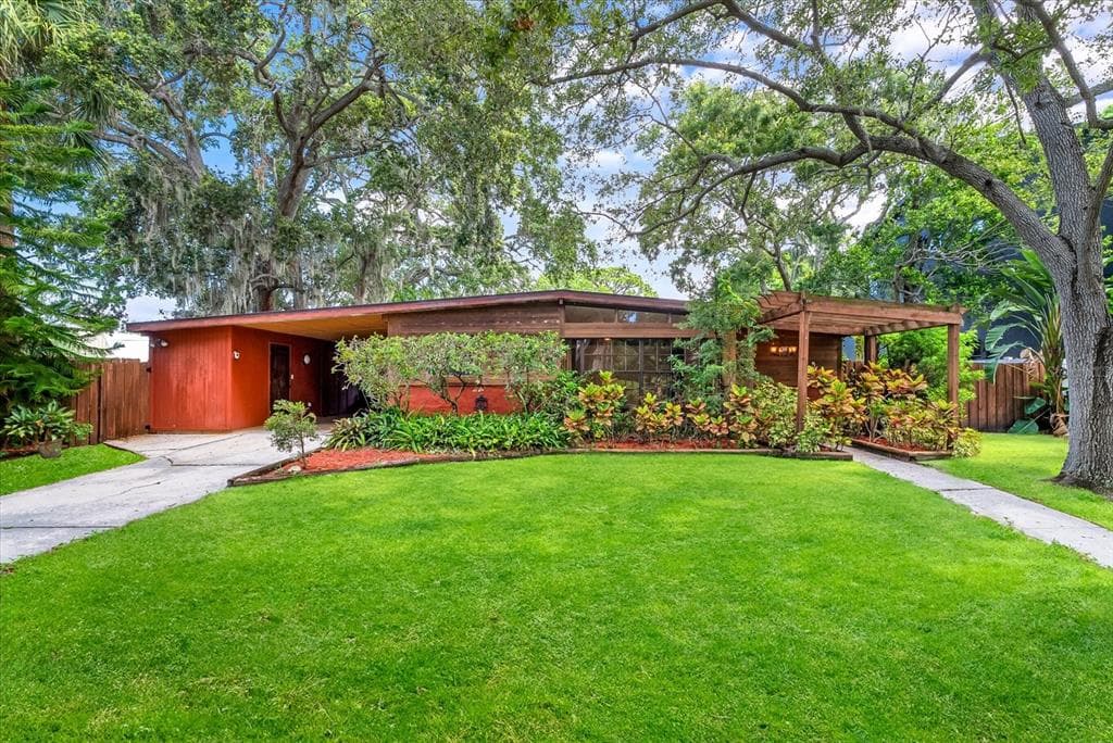 4717 W LAUREL ROAD TAMPA, FL 33629