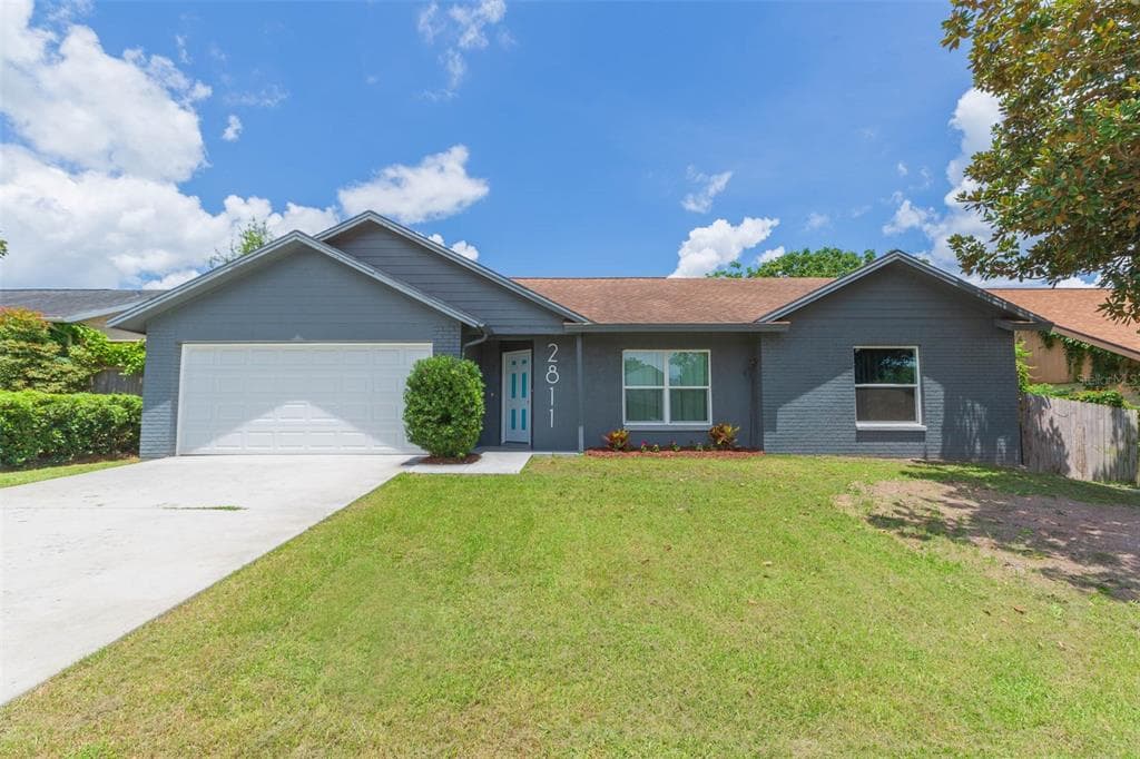 2811 MANOR HILL DRIVE BRANDON, FL 33511