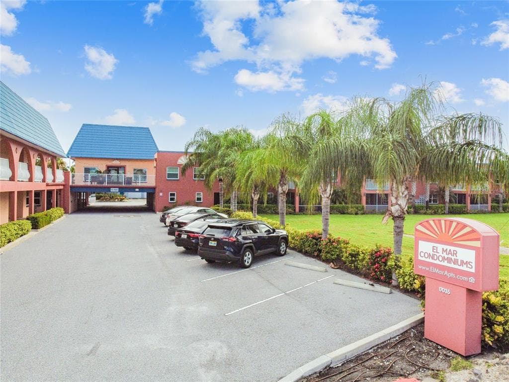 17035 GULF BOULEVARD UNIT 107 NORTH REDINGTON BEACH, FL 33708