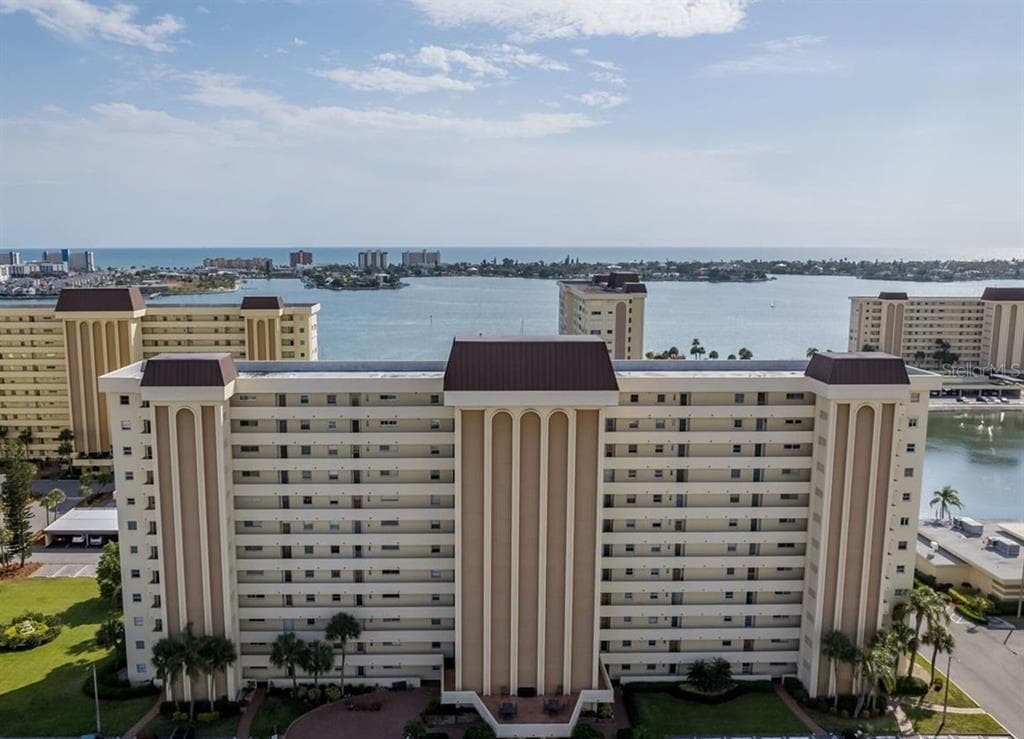 4575 COVE CIRCLE UNIT 1208 ST PETERSBURG, FL 33708
