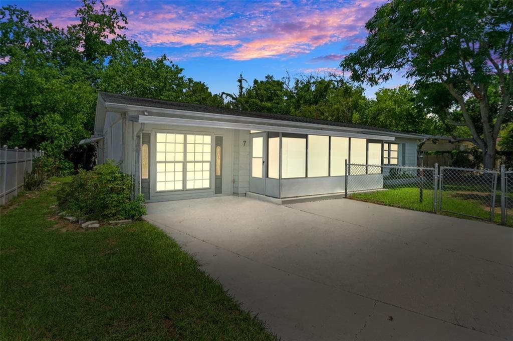 7 N MELBOURNE STREET BEVERLY HILLS, FL 34465