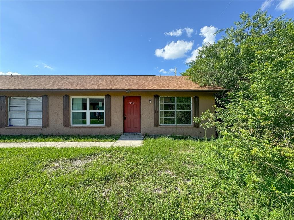 946 BUCCANEER DRIVE LAKELAND, FL 33801