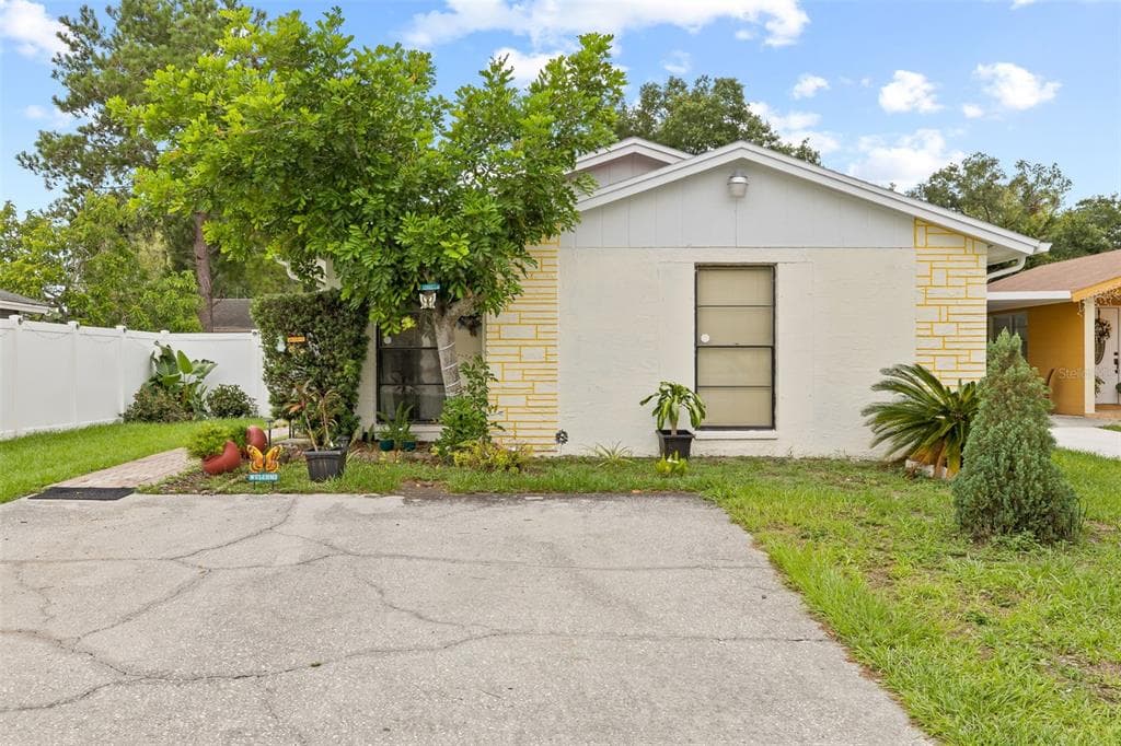 9004 WHEATHILL WAY TAMPA, FL 33615