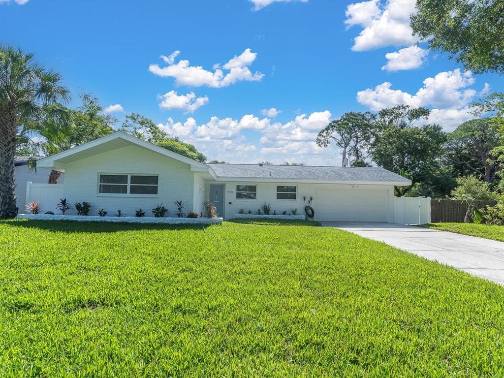 6890 20TH STREET S ST PETERSBURG, FL 33712