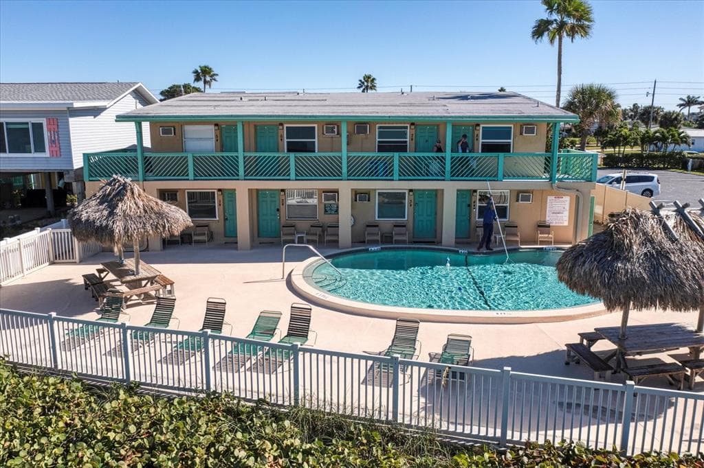 2700 GULF BOULEVARD UNIT W6 BELLEAIR BEACH, FL 33786