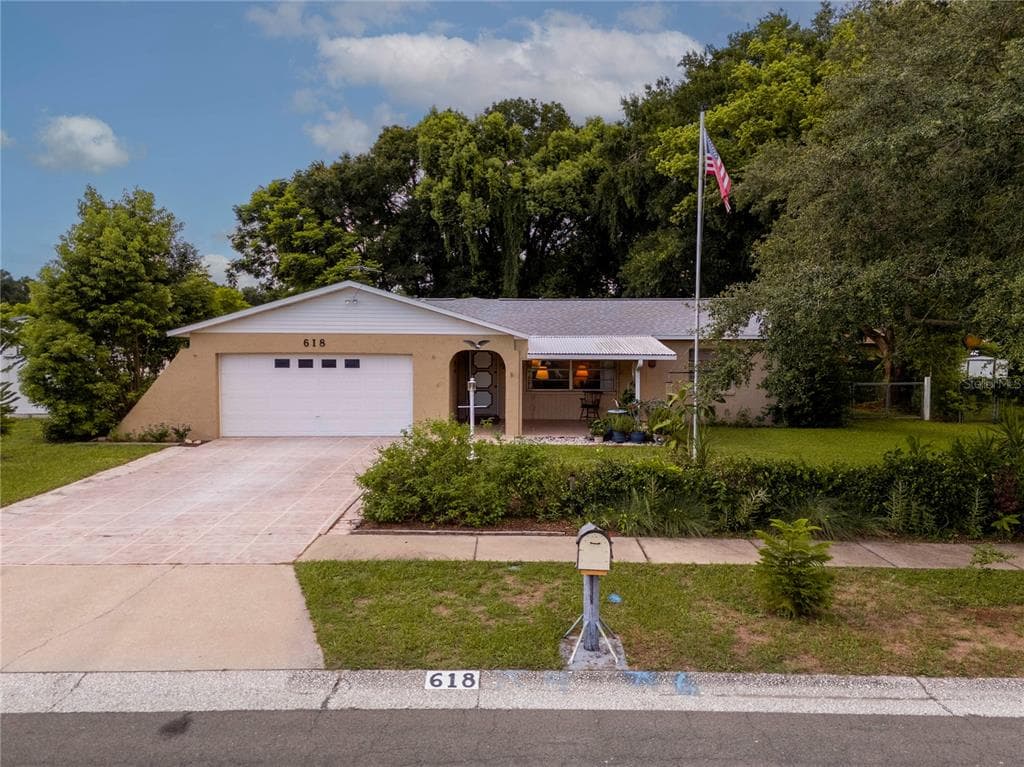 618 RED ROBIN ROAD SEFFNER, FL 33584