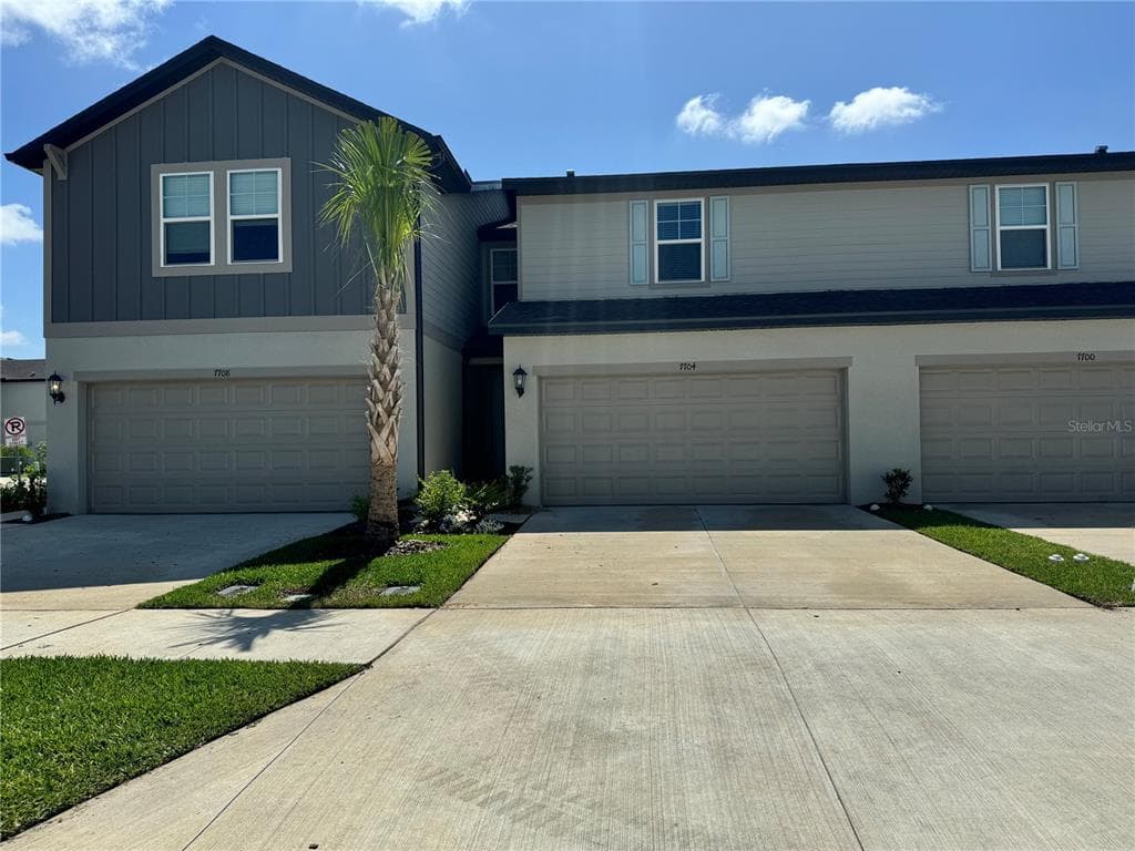 7704 IMAGINATION PLACE WESLEY CHAPEL, FL 33545