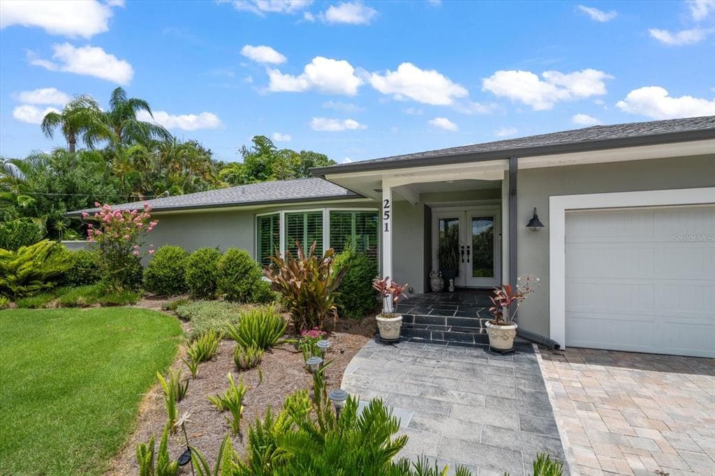 251 BLUFF VIEW DRIVE